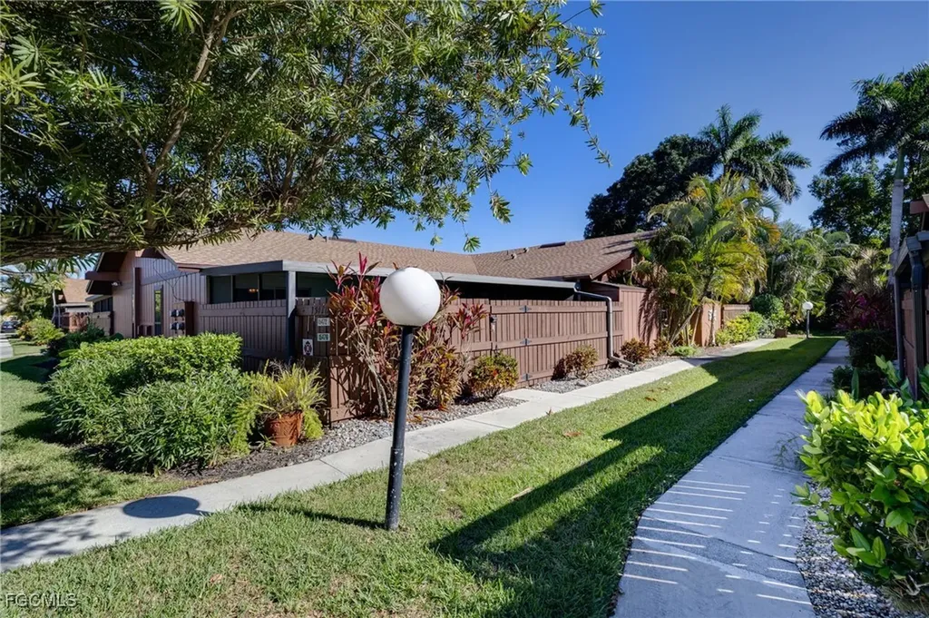 15476 Crystal Lake Drive North Fort Myers FL 33917