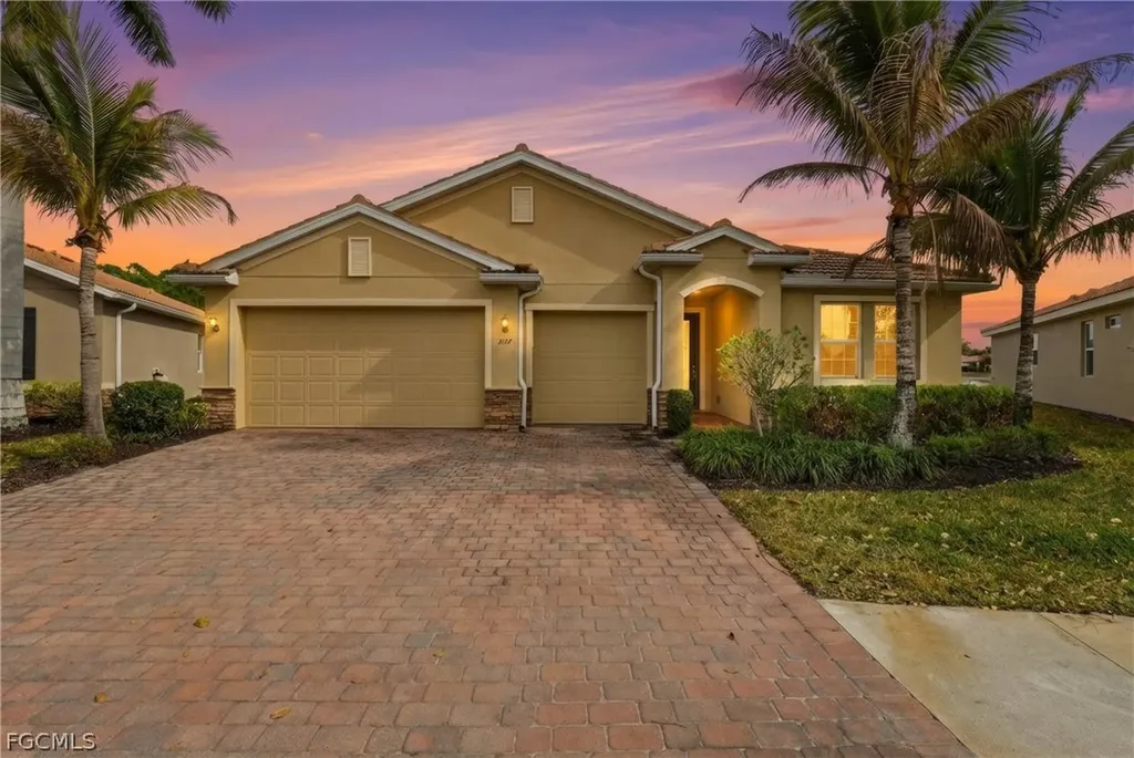 3177 Royal Gardens Avenue Fort Myers FL 33916