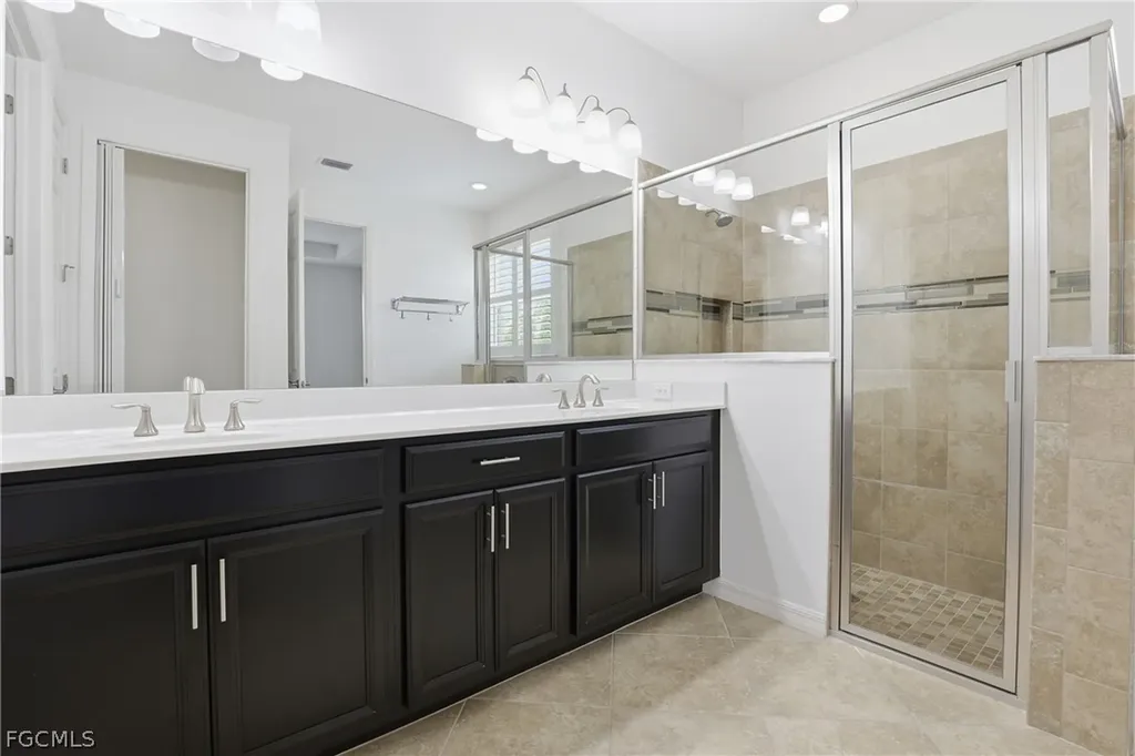 3177 Royal Gardens Avenue Fort Myers FL 33916