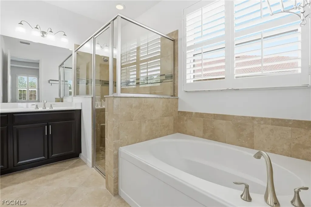 3177 Royal Gardens Avenue Fort Myers FL 33916
