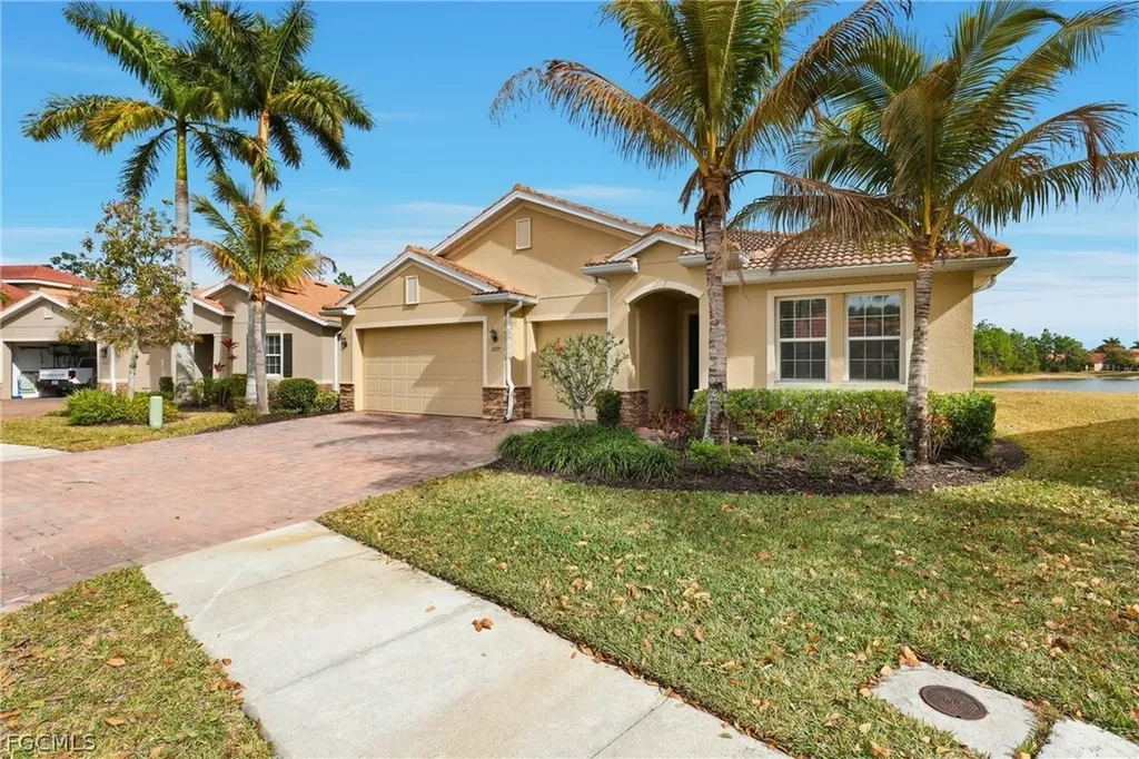 3177 Royal Gardens Avenue Fort Myers FL 33916