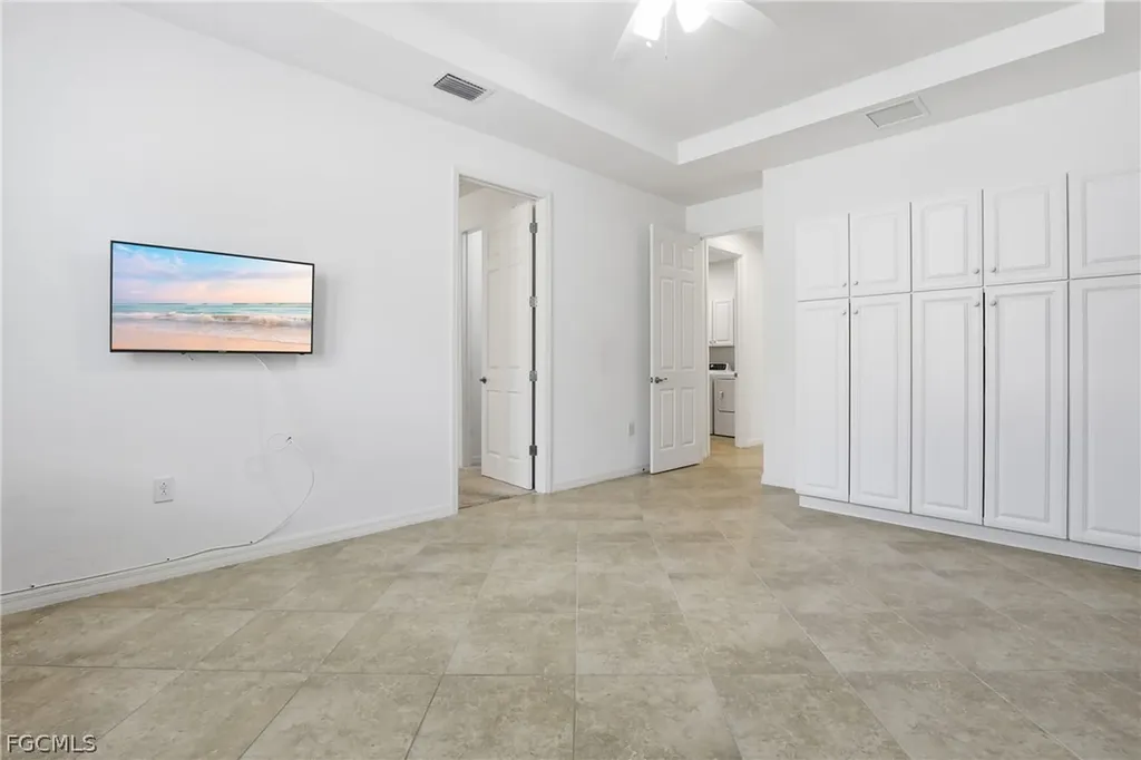 3177 Royal Gardens Avenue Fort Myers FL 33916