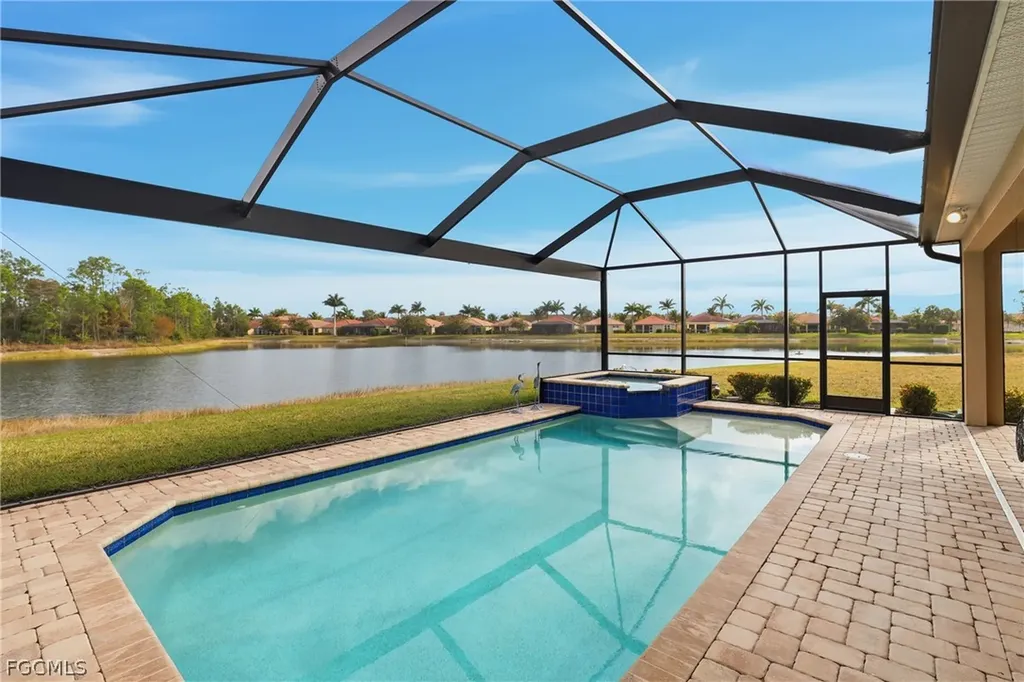 3177 Royal Gardens Avenue Fort Myers FL 33916