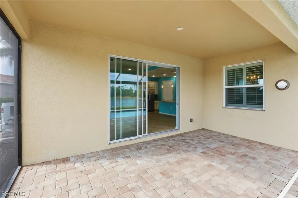 3177 Royal Gardens Avenue Fort Myers FL 33916