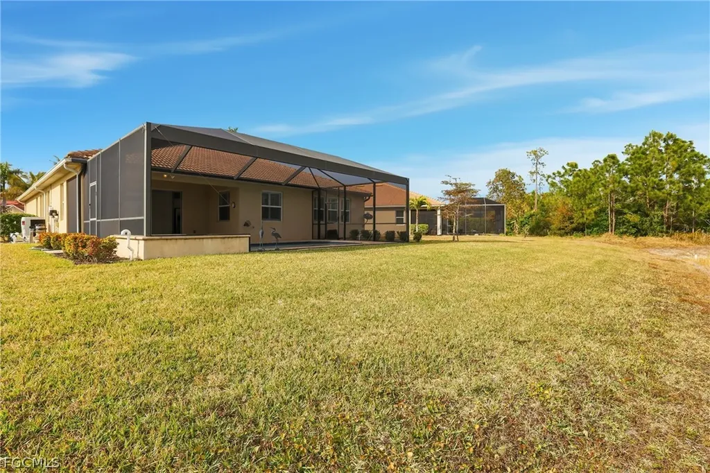 3177 Royal Gardens Avenue Fort Myers FL 33916