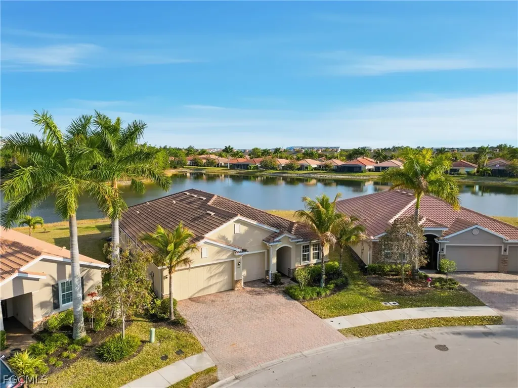 3177 Royal Gardens Avenue Fort Myers FL 33916