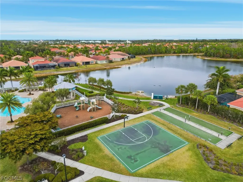 3177 Royal Gardens Avenue Fort Myers FL 33916