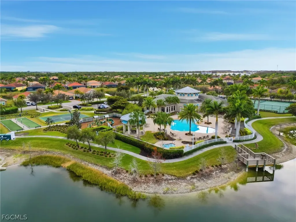 3177 Royal Gardens Avenue Fort Myers FL 33916