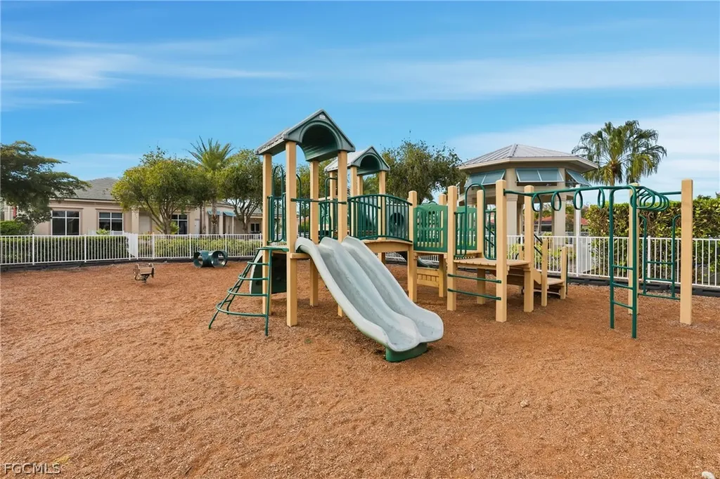 3177 Royal Gardens Avenue Fort Myers FL 33916