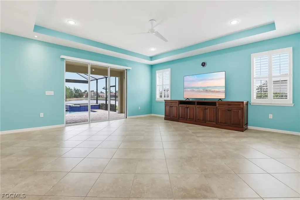 3177 Royal Gardens Avenue Fort Myers FL 33916