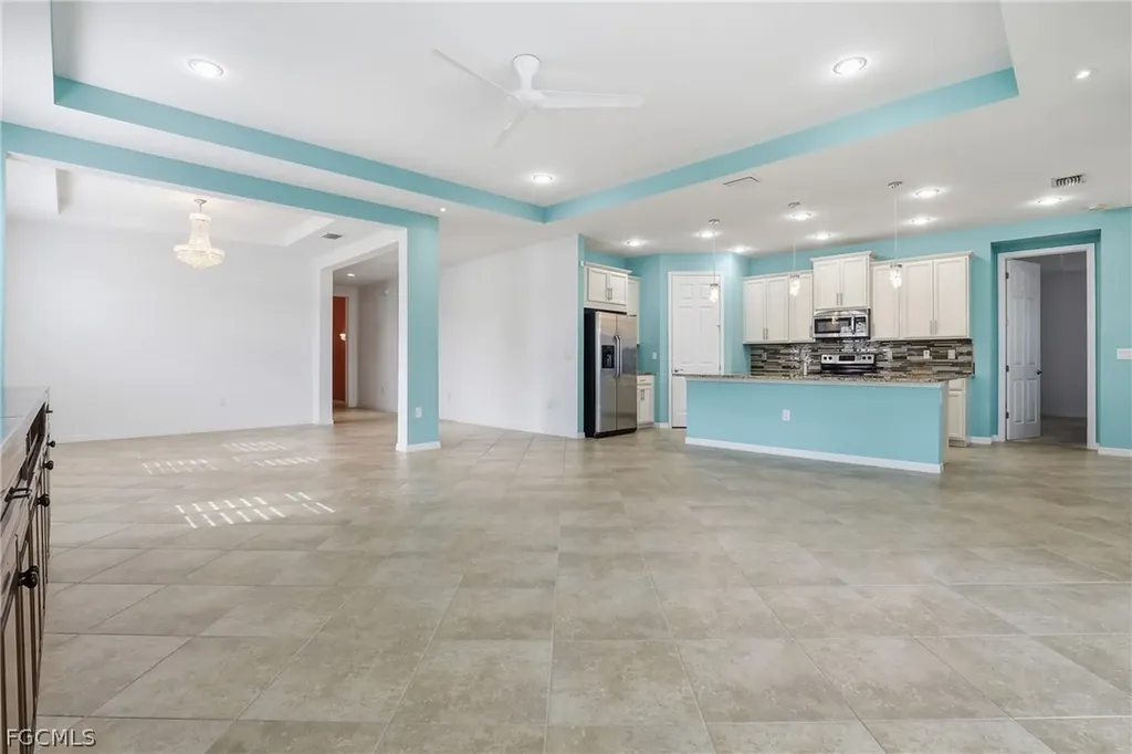 3177 Royal Gardens Avenue Fort Myers FL 33916