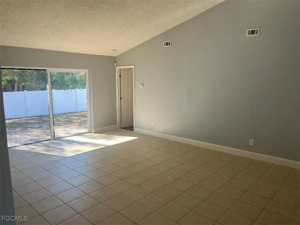 2504 E 10th Street Lehigh Acres FL 33936