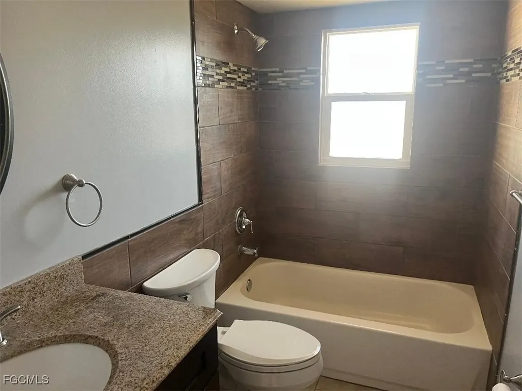 2504 E 10th Street Lehigh Acres FL 33936