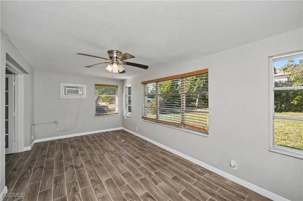 4968 Vincennes Street Cape Coral FL 33904
