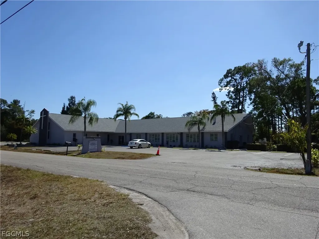2220 Hunter Street Fort Myers FL 33901