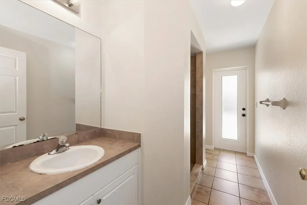 104 NE 13th Avenue Cape Coral FL 33909