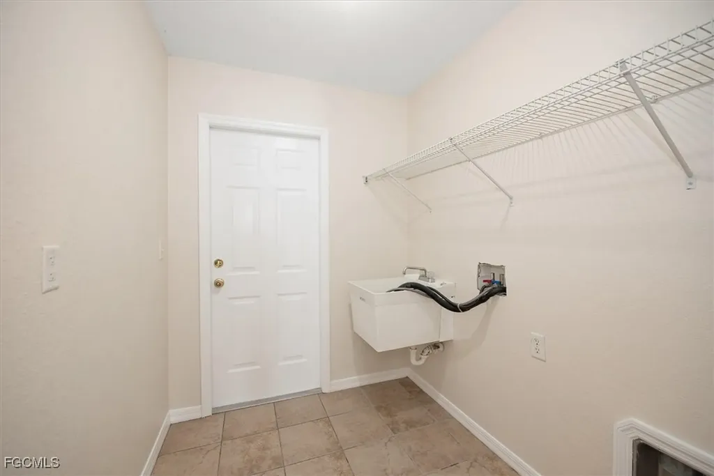 104 NE 13th Avenue Cape Coral FL 33909
