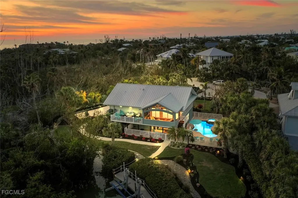 Sanibel FL, 6407 Pine Avenue
