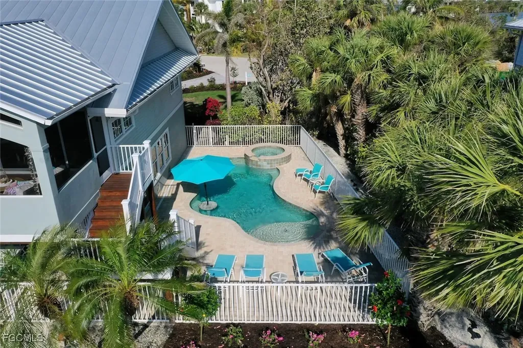 6407 Pine Avenue Sanibel FL 33957