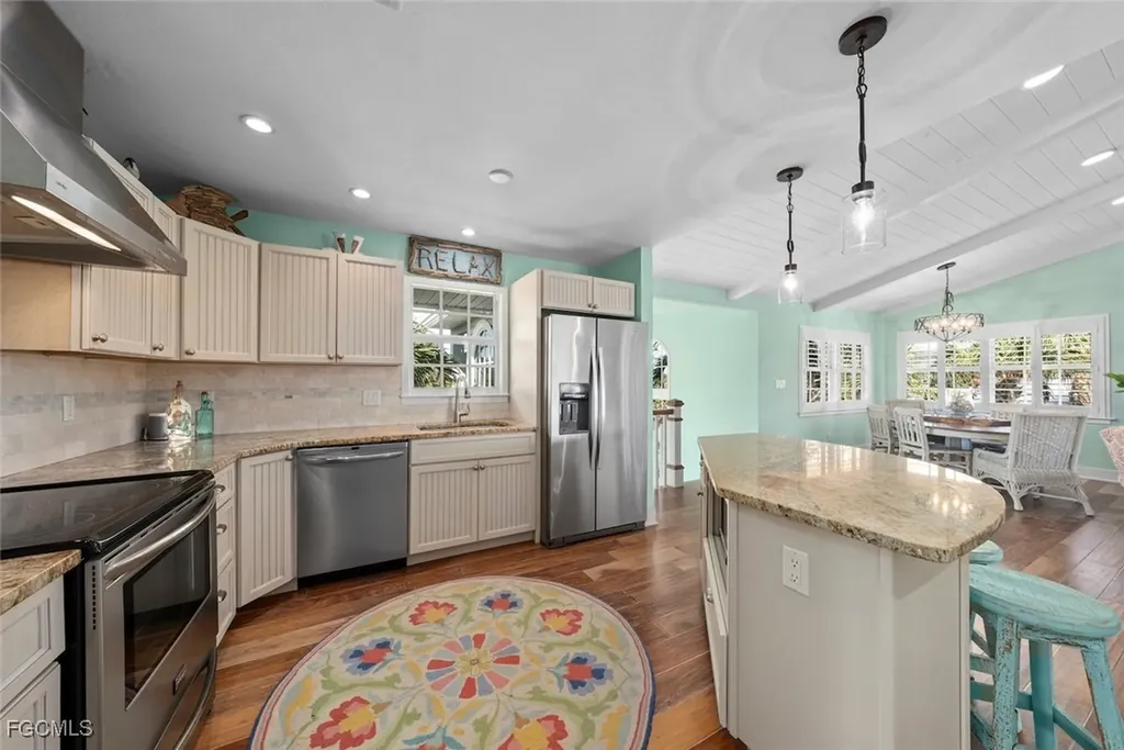 6407 Pine Avenue Sanibel FL 33957