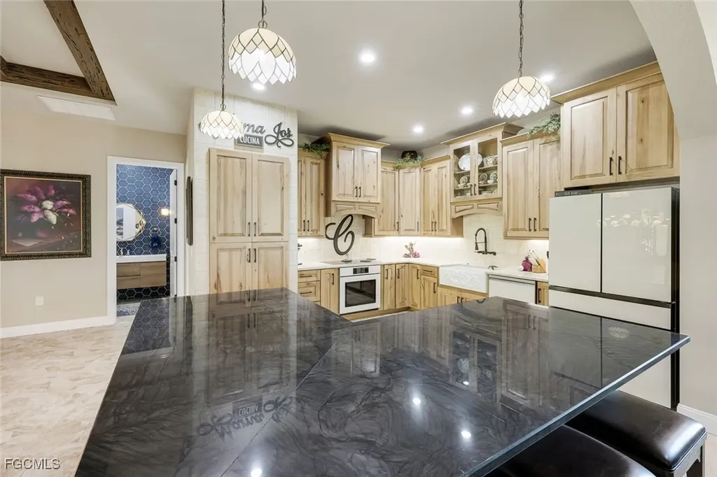 2709 NW 41st Avenue Cape Coral FL 33993