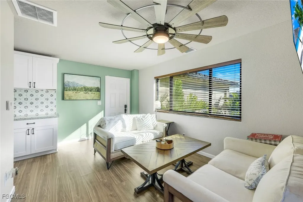 2709 NW 41st Avenue Cape Coral FL 33993
