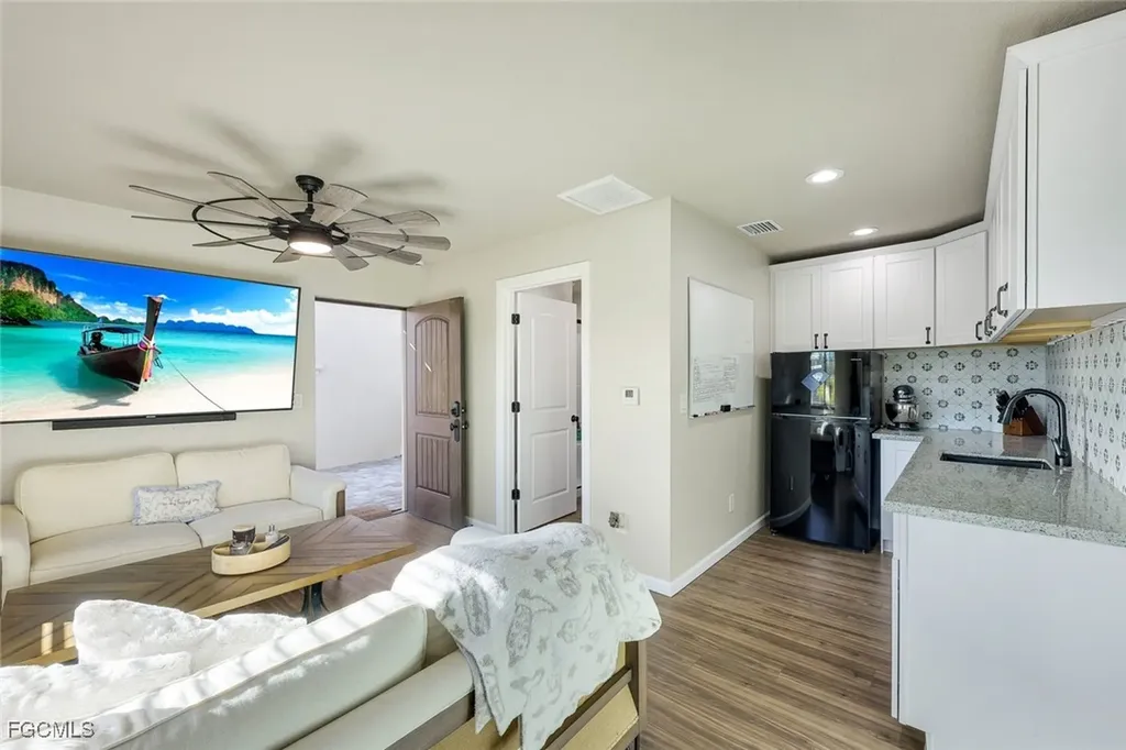 2709 NW 41st Avenue Cape Coral FL 33993