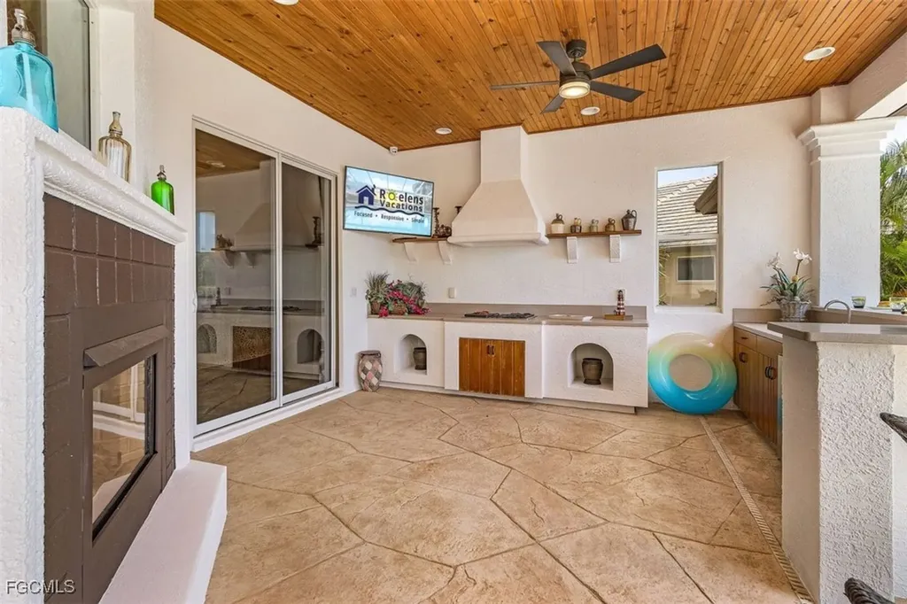 2604 Cape Coral Parkway W Cape Coral FL 33914