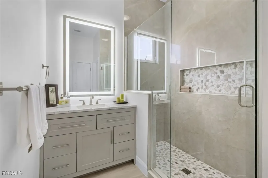 2604 Cape Coral Parkway W Cape Coral FL 33914