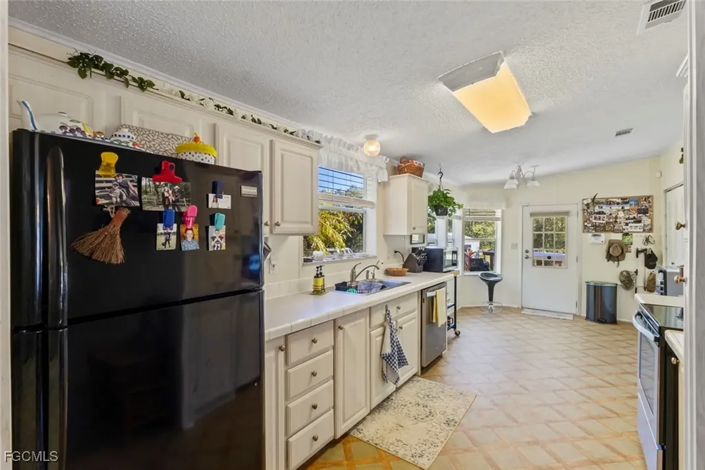 29414 Pine Villa Circle Punta Gorda FL 33982