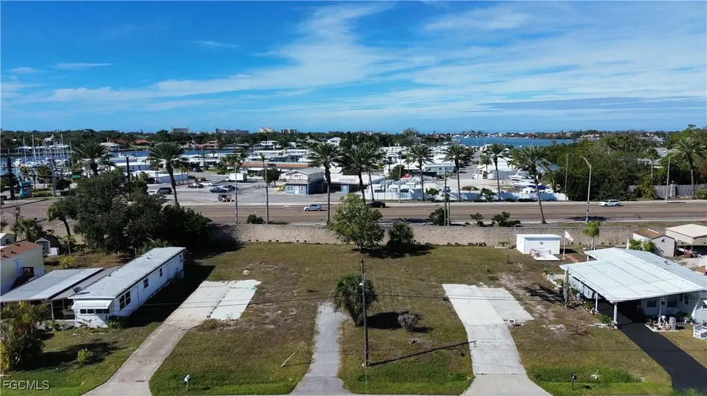 13,14,15 Erskine Drive Venice FL 34285