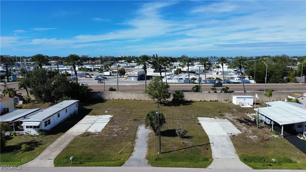 13,14,15 Erskine Drive Venice FL 34285