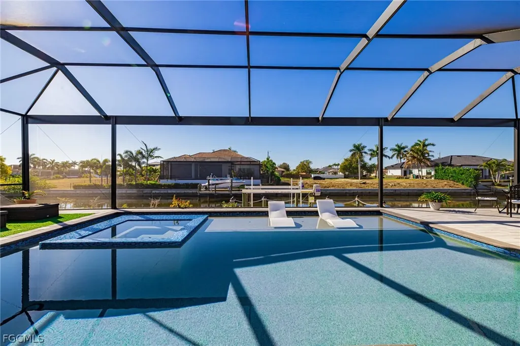 2524 SW 25th Street Cape Coral FL 33914