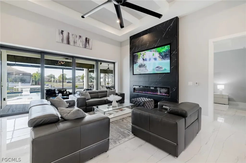 2524 SW 25th Street Cape Coral FL 33914