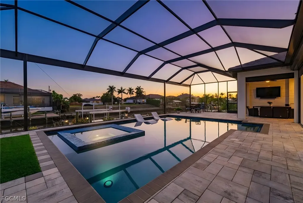 2524 SW 25th Street Cape Coral FL 33914