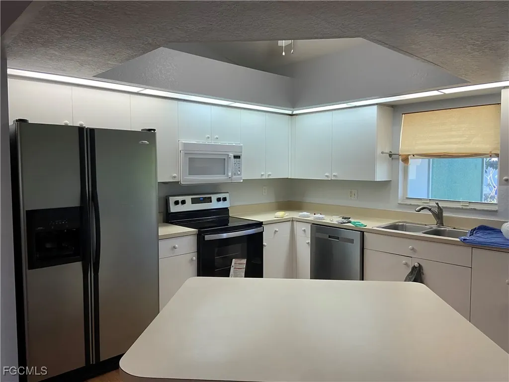 2002 SW 15th Place Cape Coral FL 33991