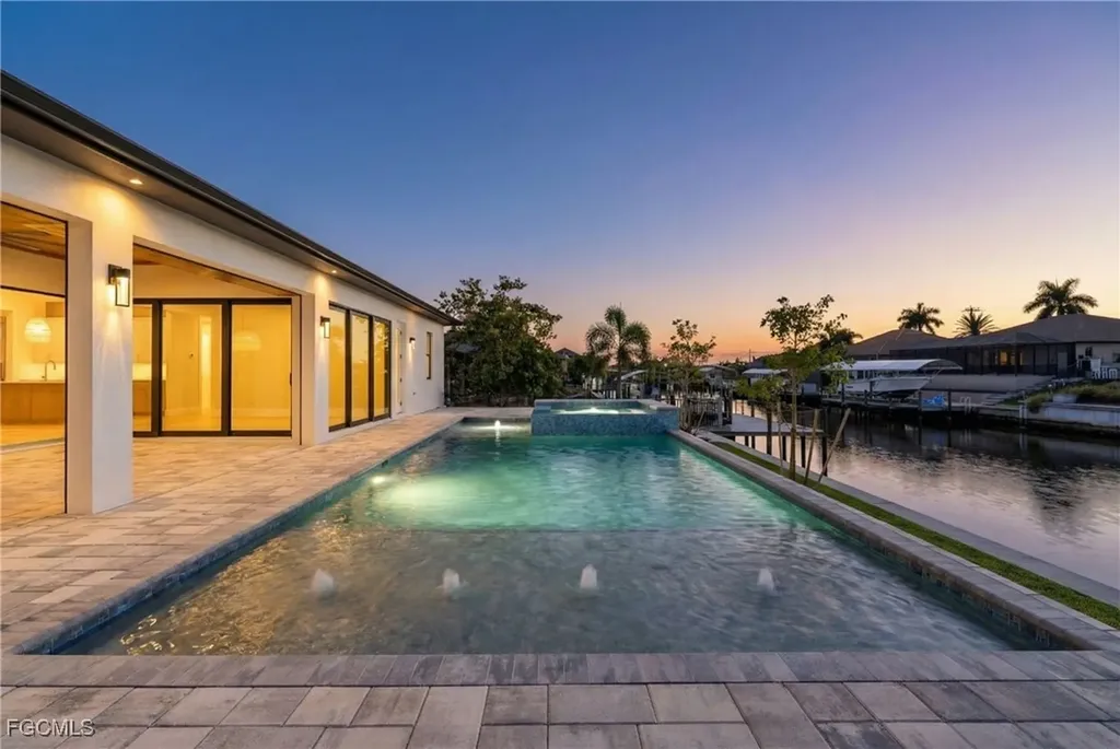 1426 NW 39th Avenue Cape Coral FL 33993