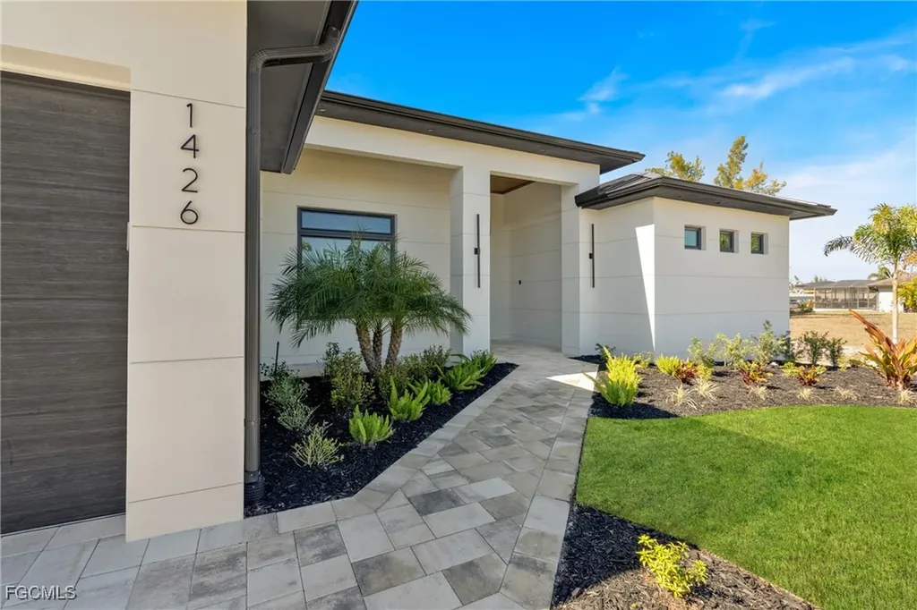 1426 NW 39th Avenue Cape Coral FL 33993
