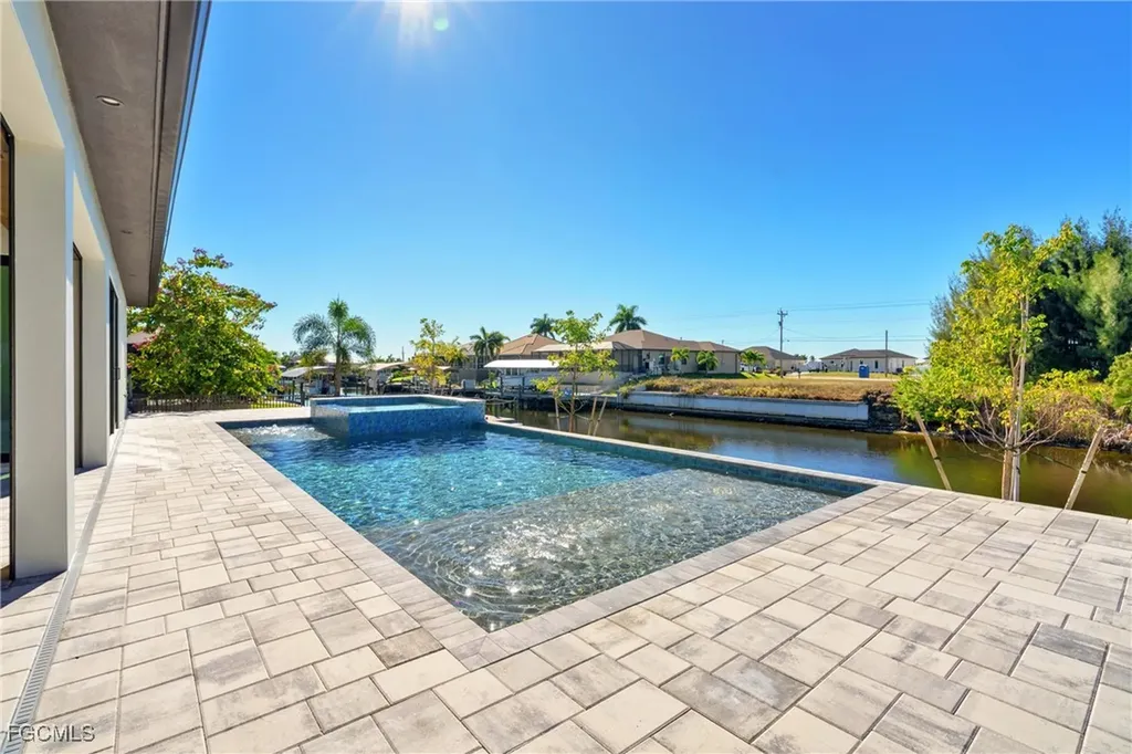 1426 NW 39th Avenue Cape Coral FL 33993