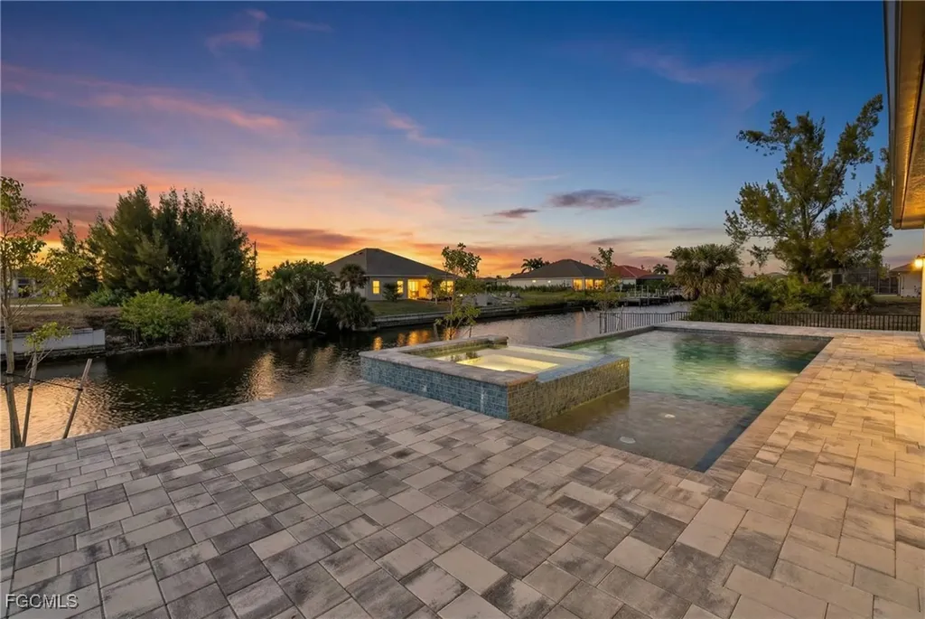 1426 NW 39th Avenue Cape Coral FL 33993