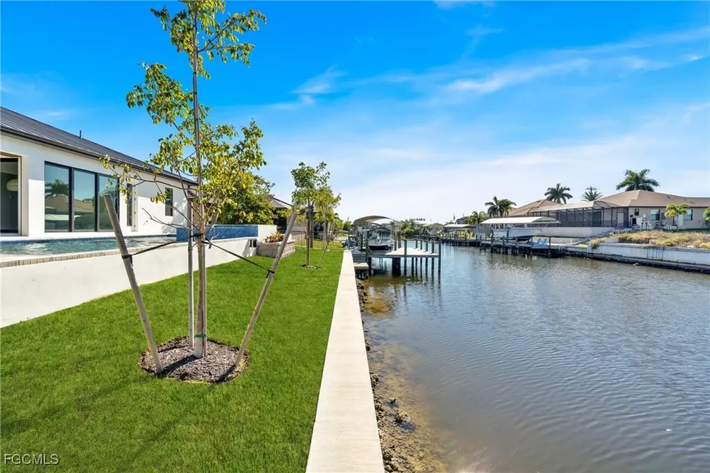 1426 NW 39th Avenue Cape Coral FL 33993