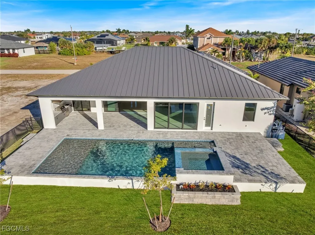 1426 NW 39th Avenue Cape Coral FL 33993