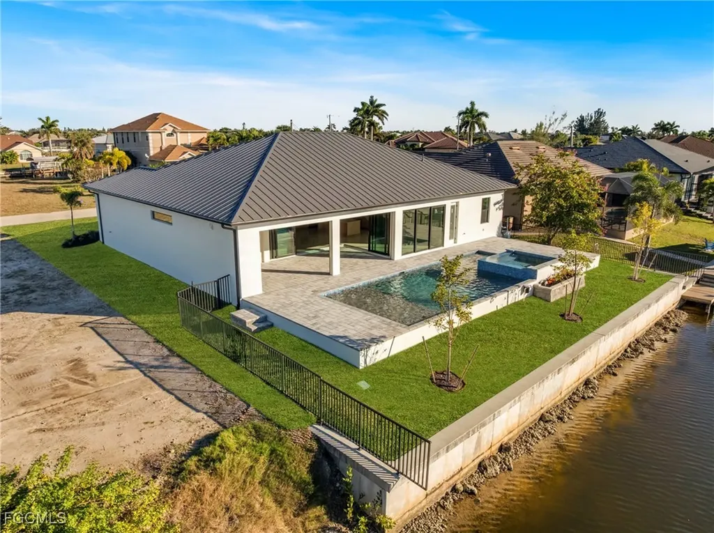 1426 NW 39th Avenue Cape Coral FL 33993