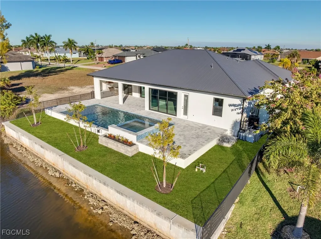 1426 NW 39th Avenue Cape Coral FL 33993