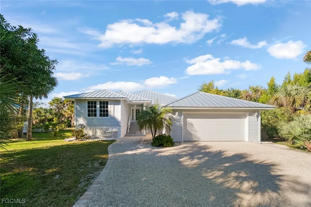 1832 Farm Trail Sanibel FL 33957