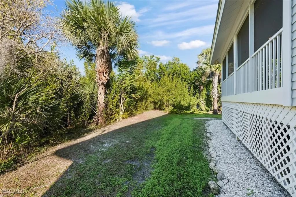 1832 Farm Trail Sanibel FL 33957