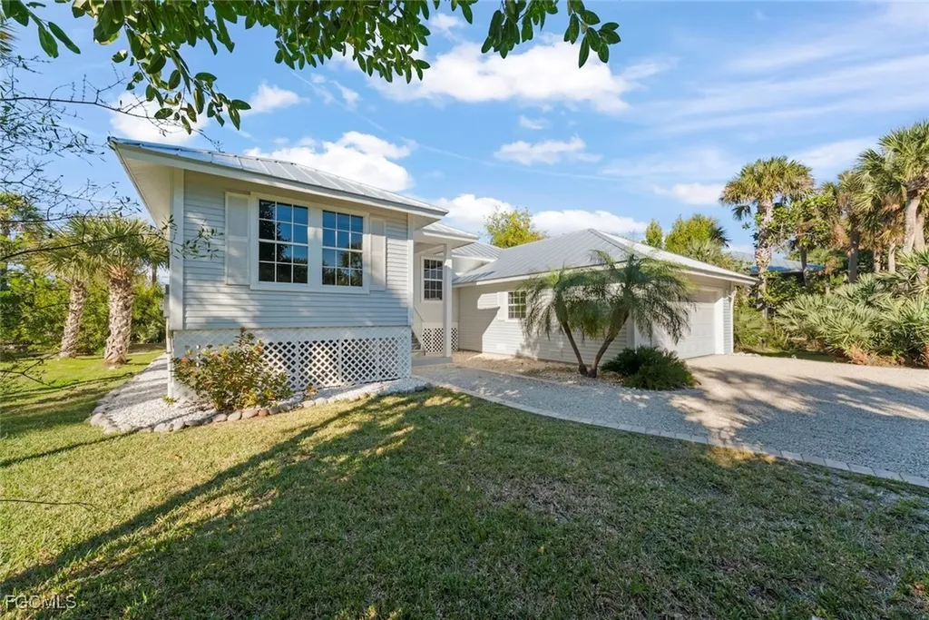 1832 Farm Trail Sanibel FL 33957