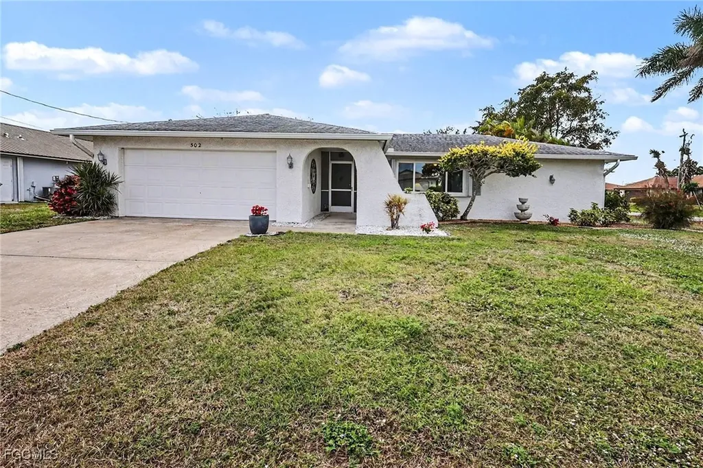 502 SE 32nd Street Cape Coral FL 33904