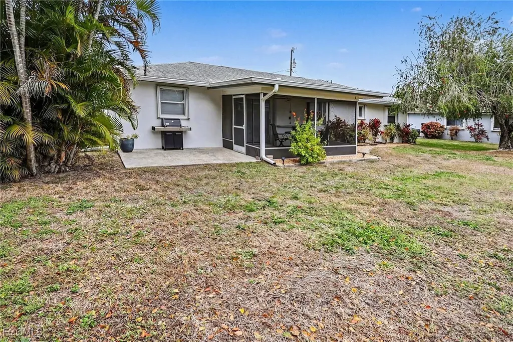 502 SE 32nd Street Cape Coral FL 33904