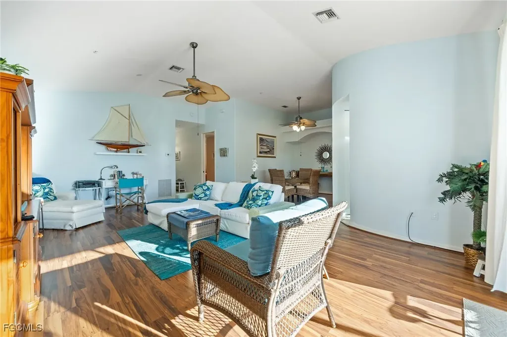 1121 Van Loon Commons Circle Cape Coral FL 33909